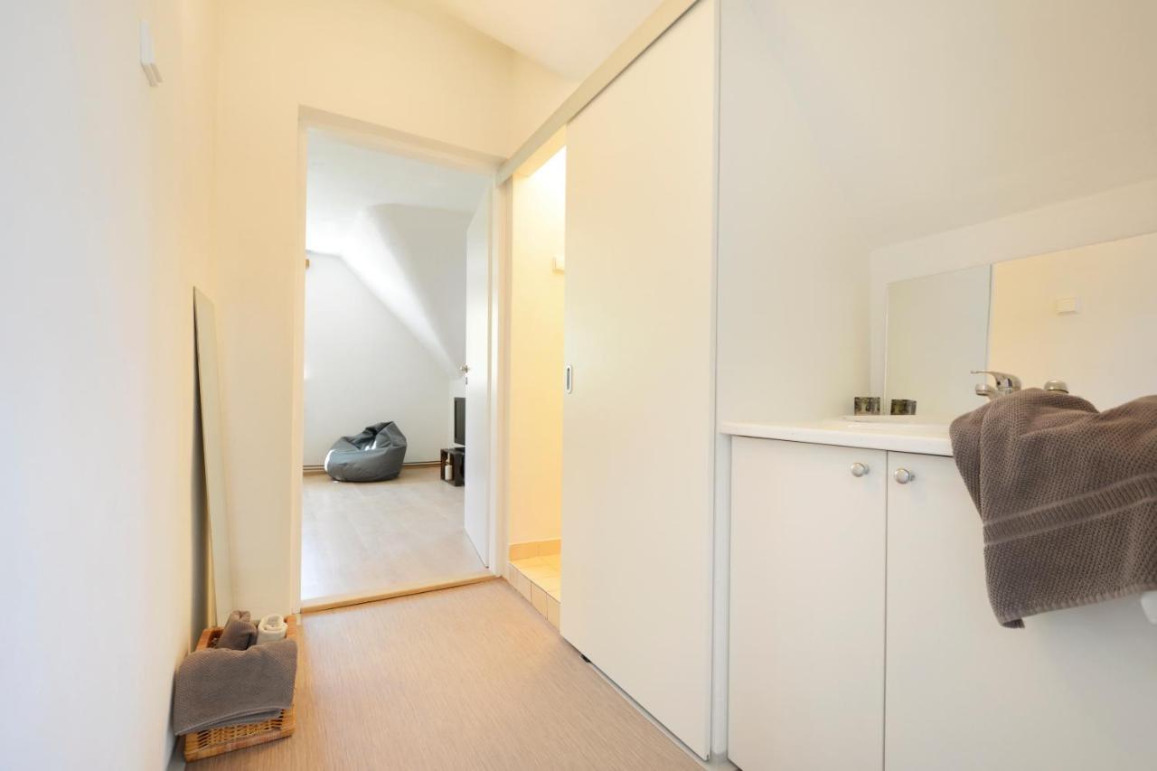Apartmany Jevany Luaran gambar