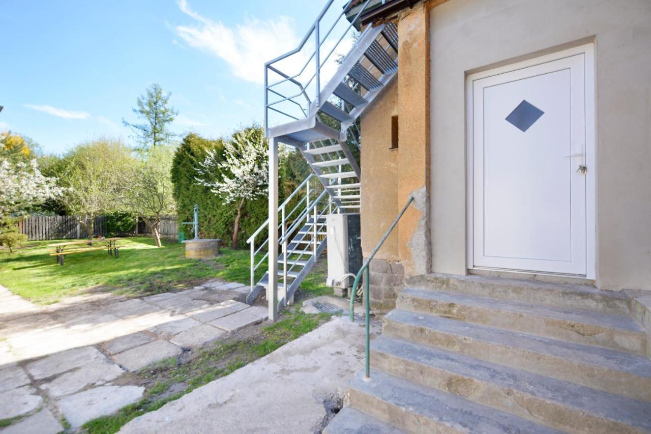 Apartmany Jevany Luaran gambar