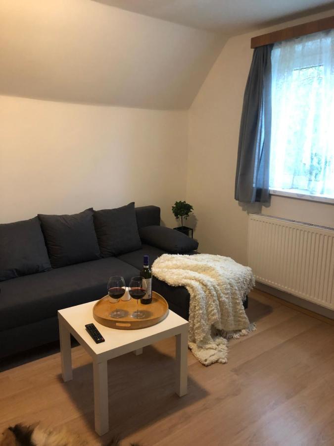 Apartmany Jevany Luaran gambar