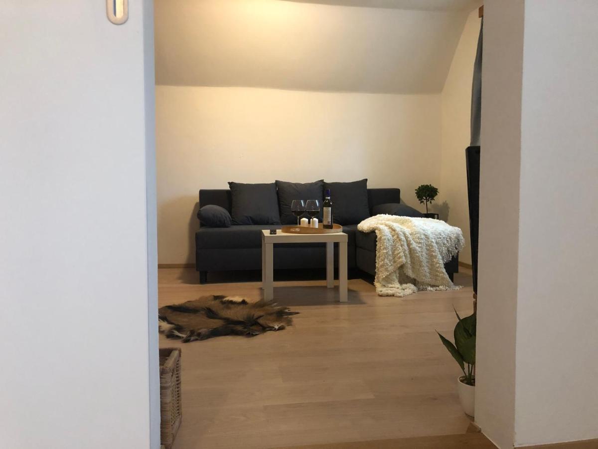 Apartmany Jevany Luaran gambar