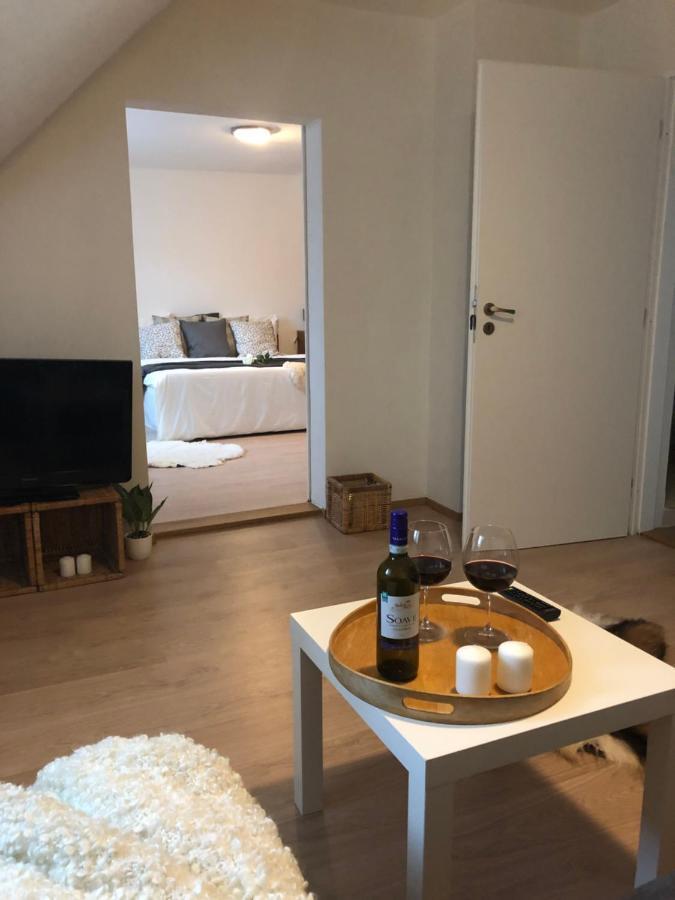 Apartmany Jevany Luaran gambar