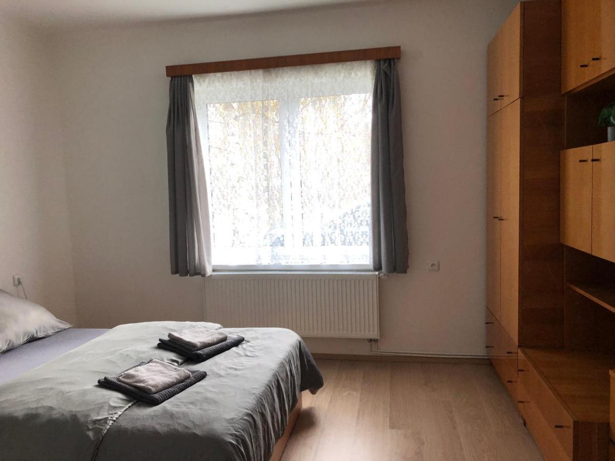 Apartmany Jevany Luaran gambar