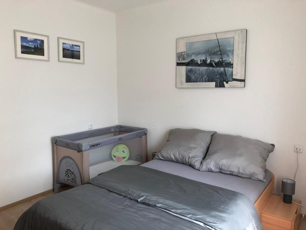 Apartmany Jevany Luaran gambar
