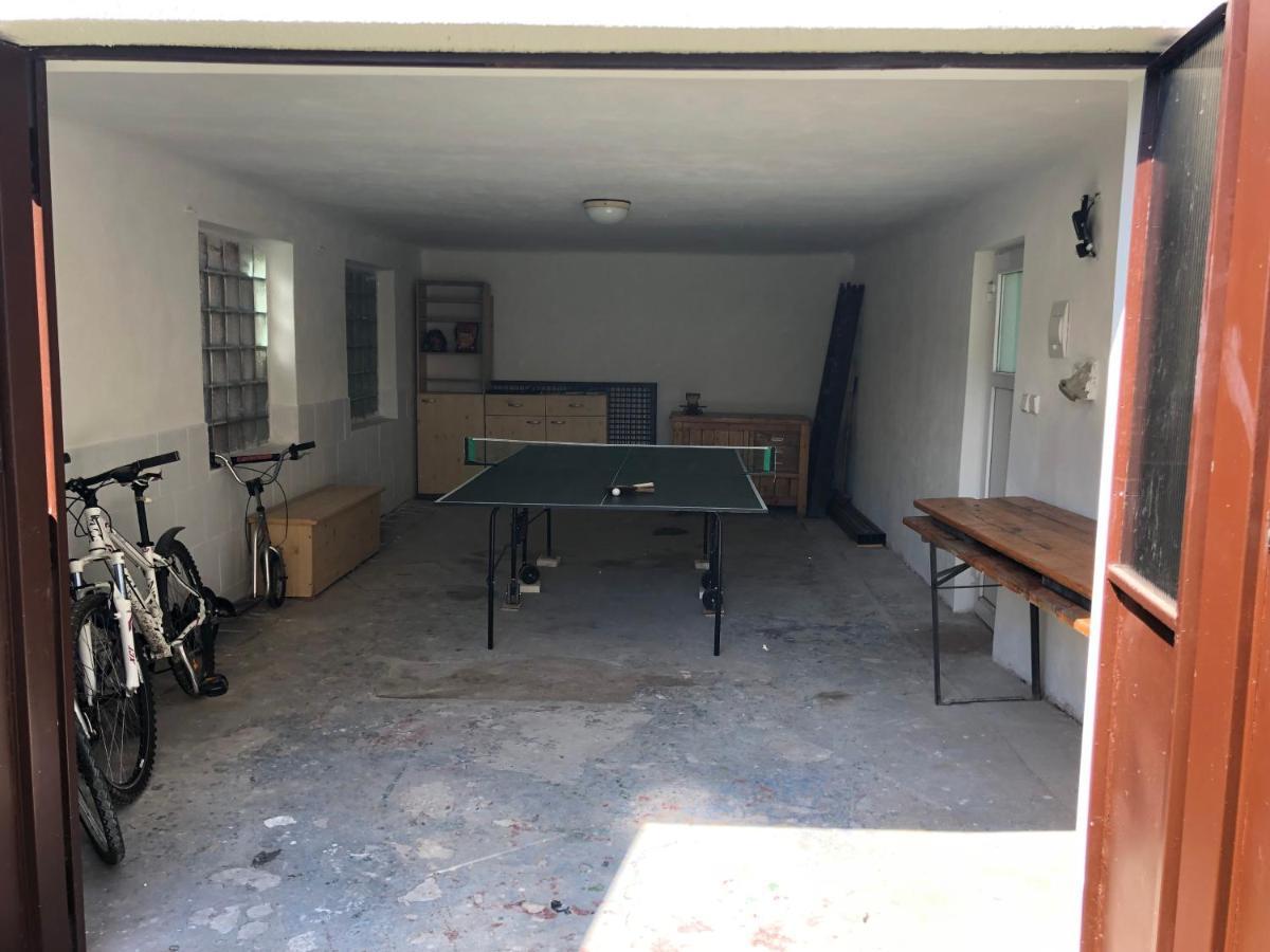 Apartmany Jevany Luaran gambar
