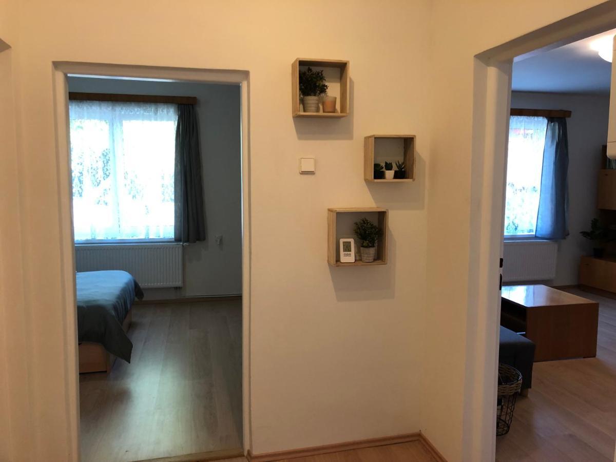 Apartmany Jevany Luaran gambar