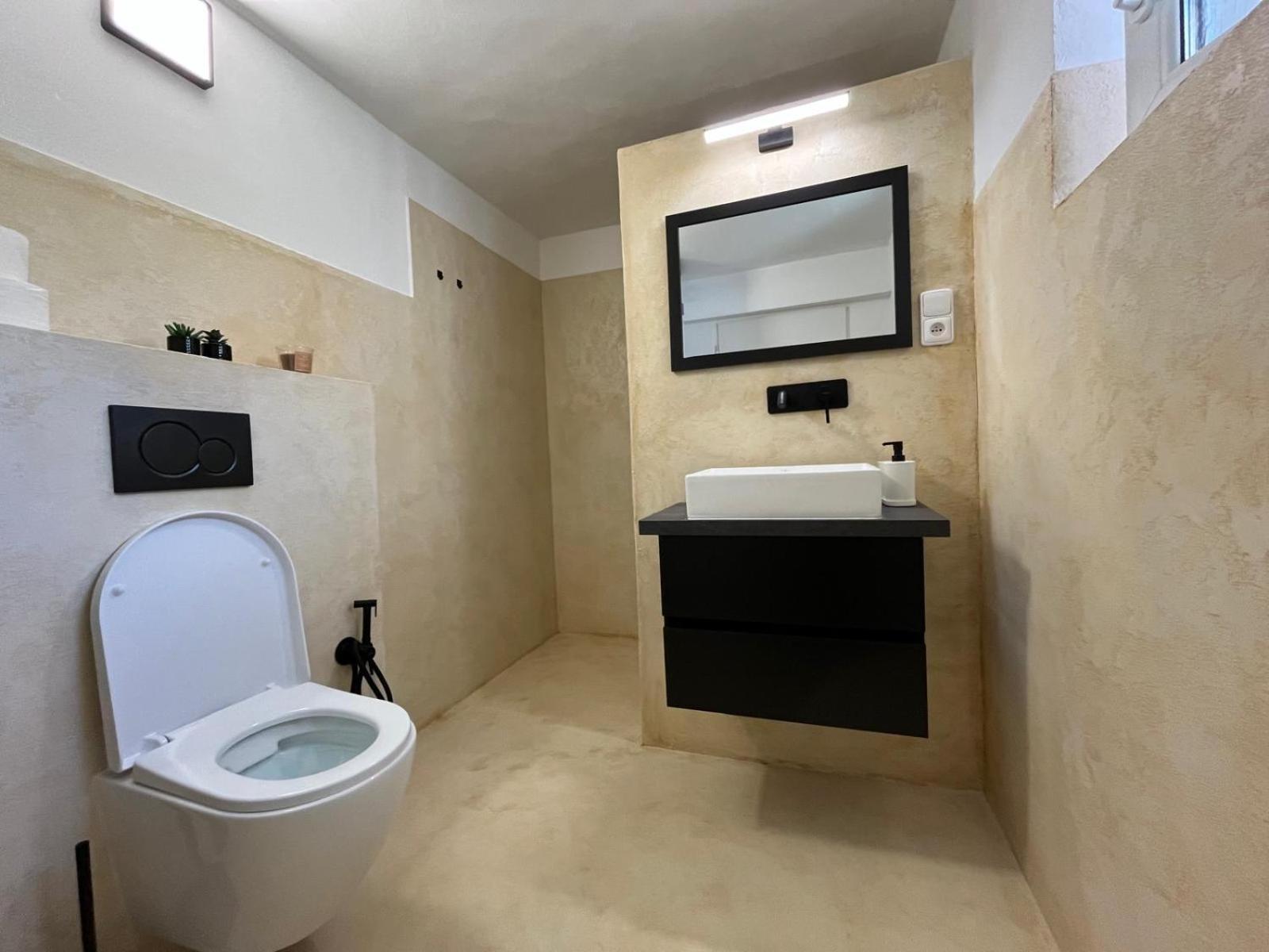 Apartmany Jevany Luaran gambar